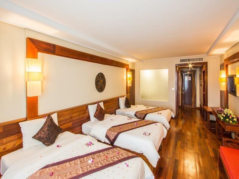 Royal Empire Premium Hotel Siem Reap Ngoại thất bức ảnh