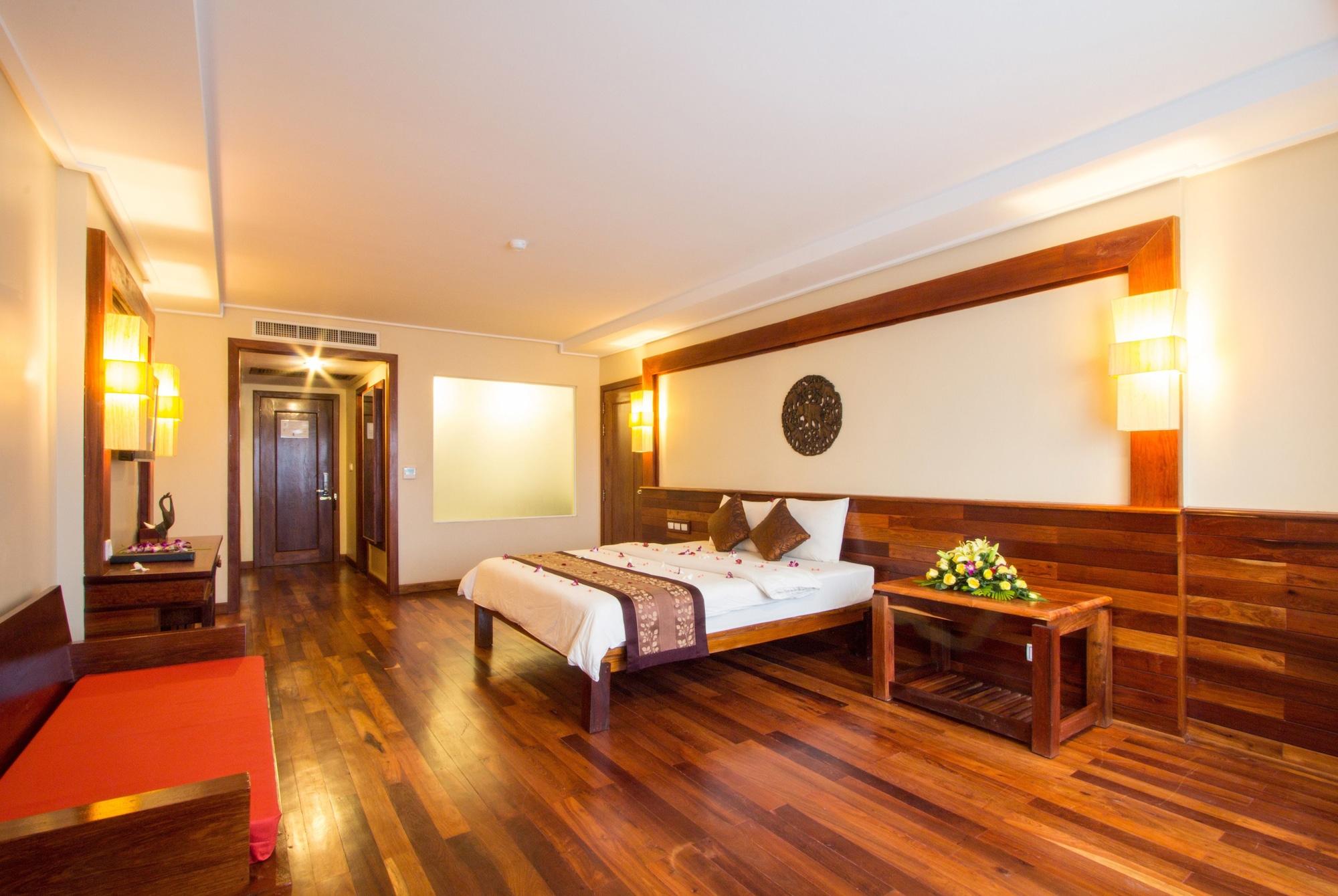 Royal Empire Premium Hotel Siem Reap Ngoại thất bức ảnh