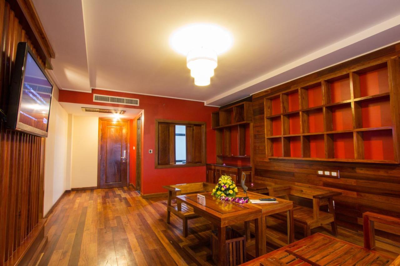 Royal Empire Premium Hotel Siem Reap Ngoại thất bức ảnh