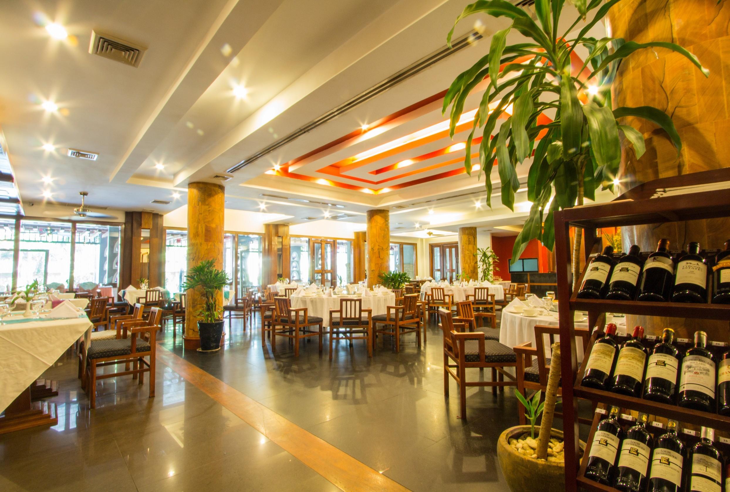 Royal Empire Premium Hotel Siem Reap Ngoại thất bức ảnh