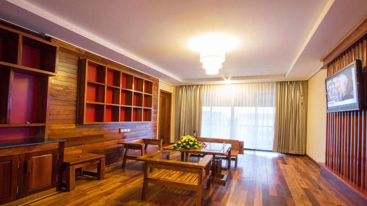 Royal Empire Premium Hotel Siem Reap Ngoại thất bức ảnh
