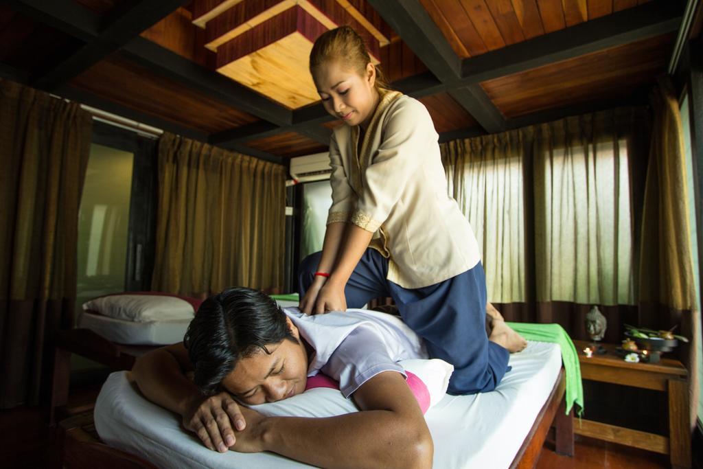 Royal Empire Premium Hotel Siem Reap Ngoại thất bức ảnh