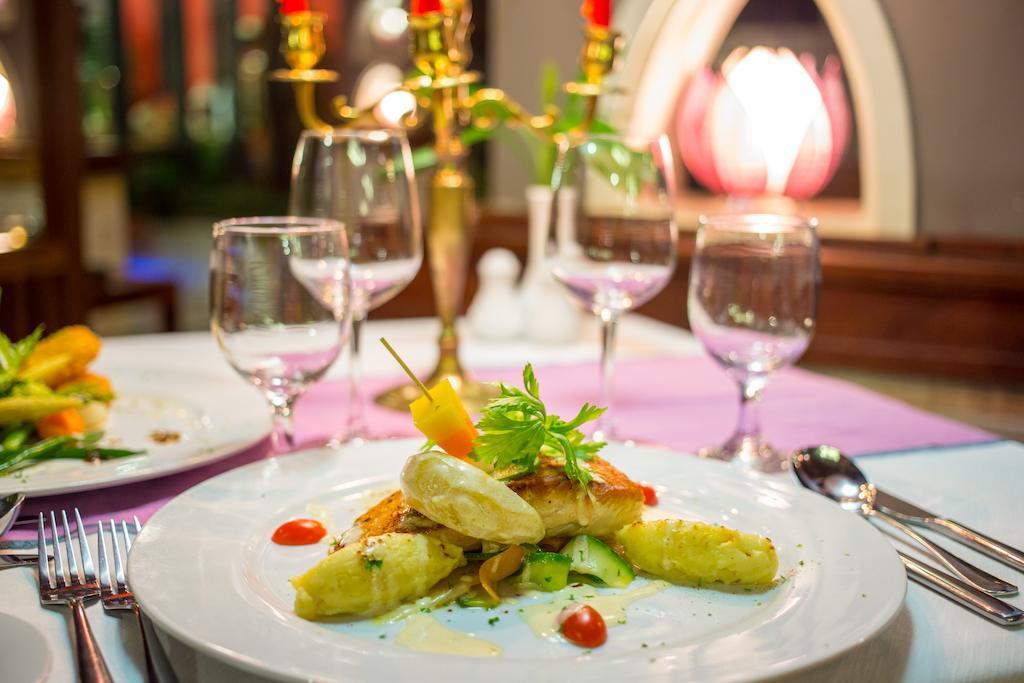 Royal Empire Premium Hotel Siem Reap Ngoại thất bức ảnh