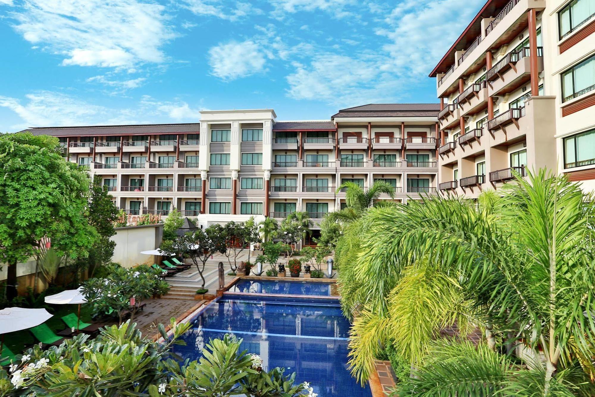 Royal Empire Premium Hotel Siem Reap Ngoại thất bức ảnh