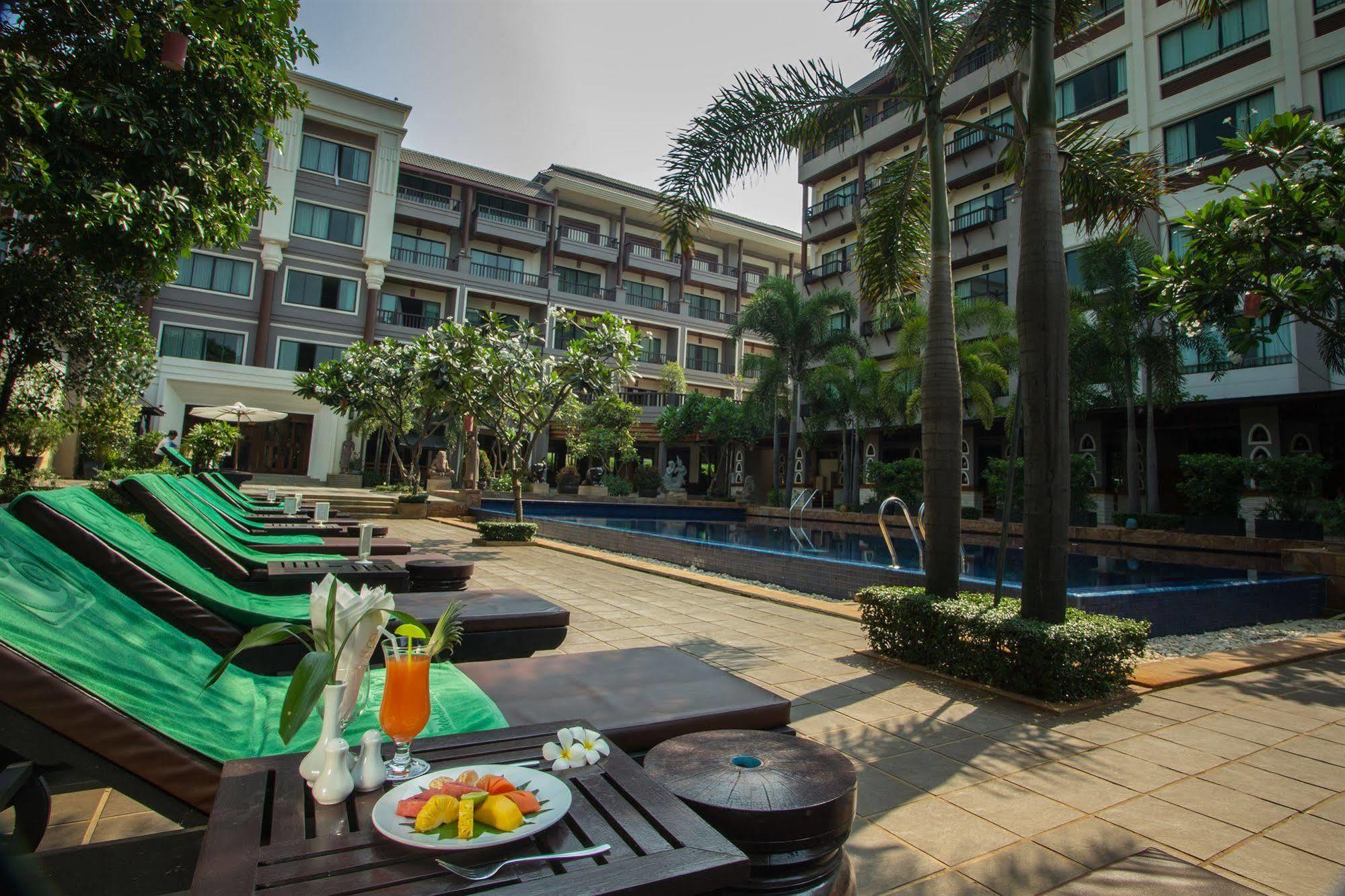 Royal Empire Premium Hotel Siem Reap Ngoại thất bức ảnh